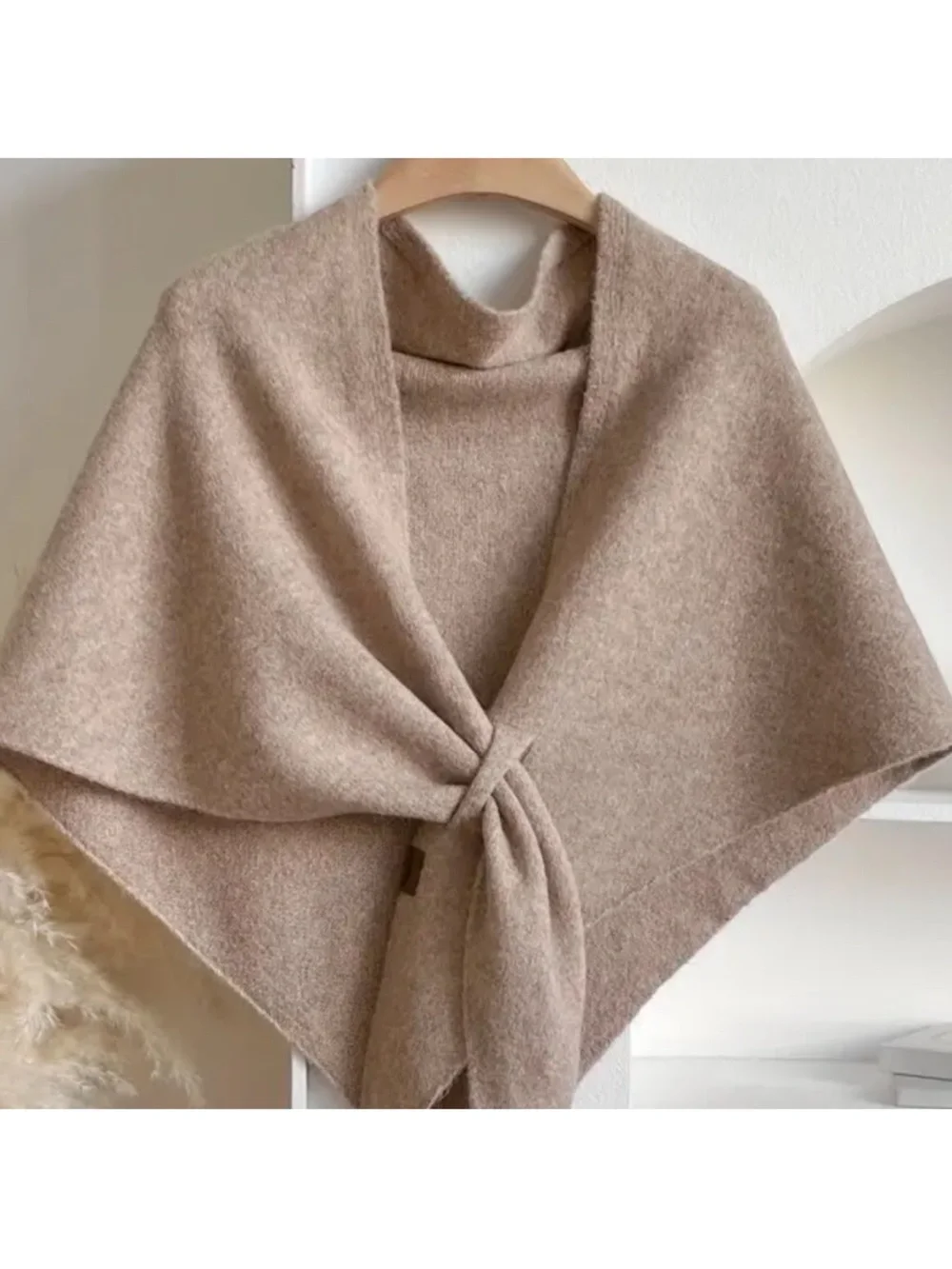 Yekee Triangle Sweater Knit Shawl Wrap Like New